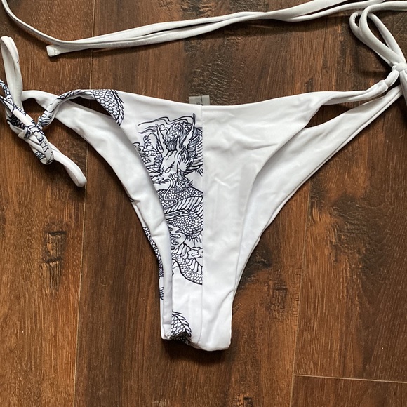 Cheeky White Bikini - Picture 6 of 6